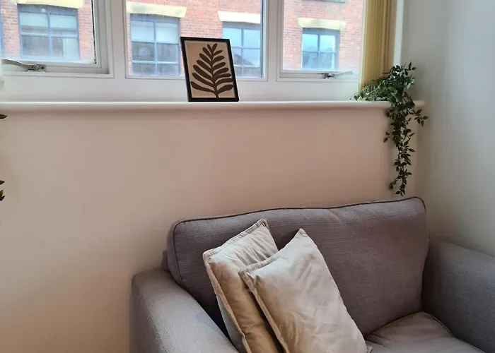 Apartment Spacious, Bright And Airy Centre Flat. Unique Converted Mill.