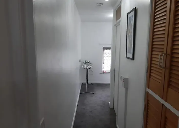 Entire Rental, Easy Reach To Etihad Stadium Daire