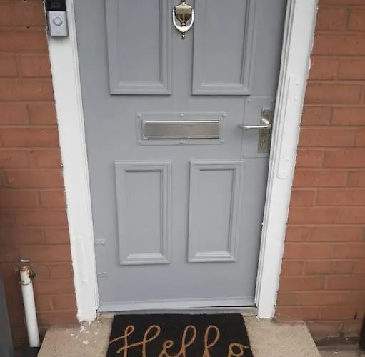 Entire Rental, Easy Reach To Etihad Stadium Manchester