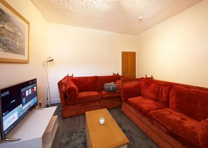 Crystal House 10min To Centre Ideal For Work And Leisure