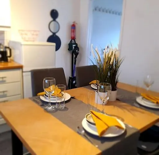 Cheerful 3 Bedroom House With Spacious Garden * Manchester