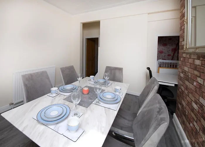 Апартаменты Crystal House 10min To Centre Ideal For Work And Leisure *