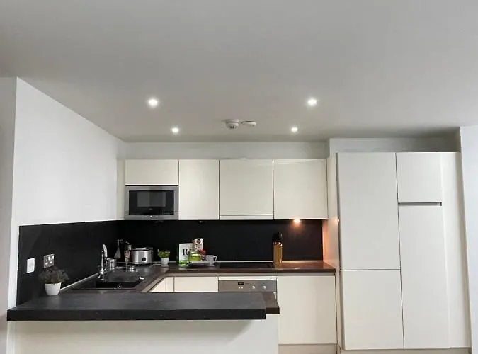 Wharf Premier - Free Private Parking Apartment Manchester