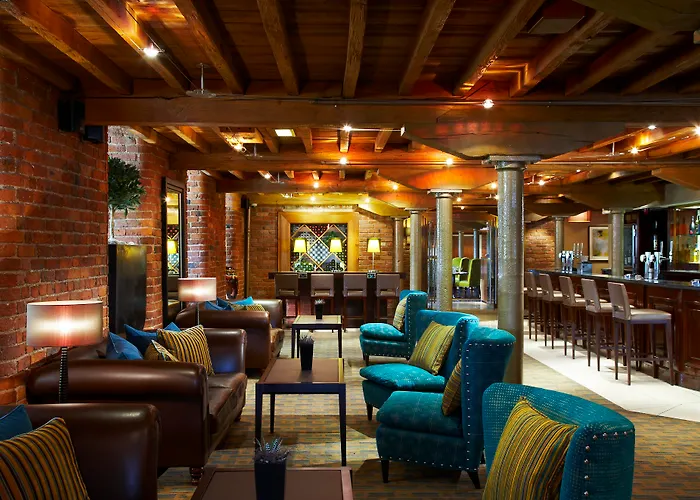 Marriott Victoria & Отель 4*