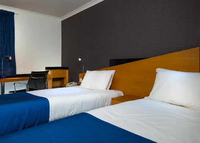 호텔 Express East By Ihg