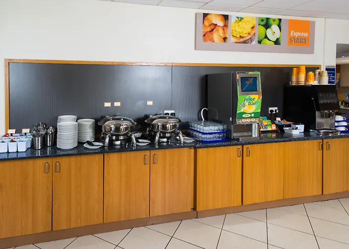 Hotel Express East By Ihg