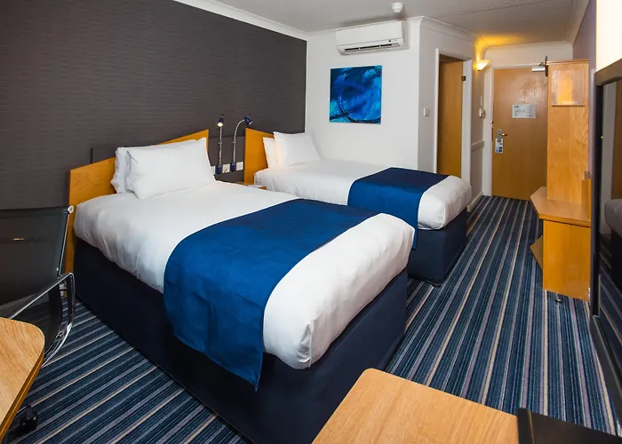 Express East By Ihg Hotel 3*