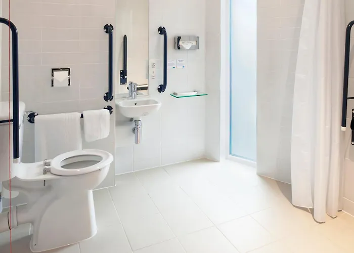 Express Centre By Ihg Hotel 3*