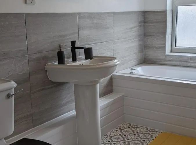 The Hive At 205 * Mánchester