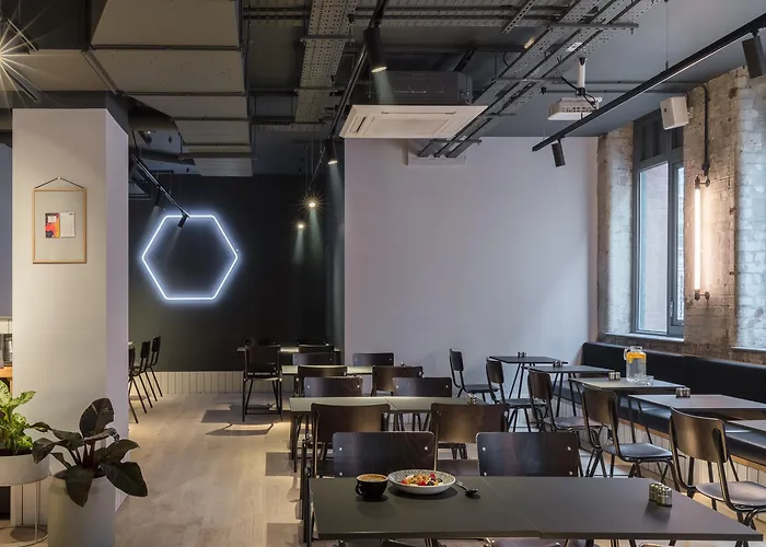 Whitworth Locke 4* Manchester