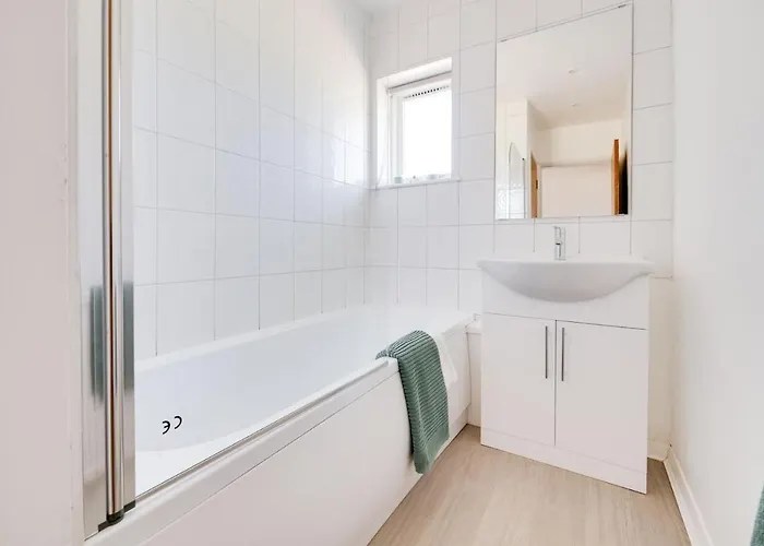 Ferienhaus Pass The Keys Lovely 3 Bedroom Golf Club And Parking *