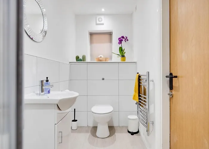 Pass The Keys Lovely 3 Bedroom Golf Club And Parking