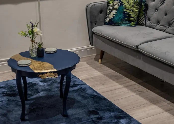 Bv Comfy Spacious 3 Bedroom House At Tatton Street