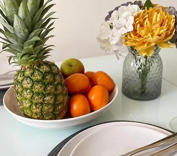 Cosy Cheerful 2 Bedrooms Near Piccadilly, Etihad Stadium Sleeps Up To 5 *