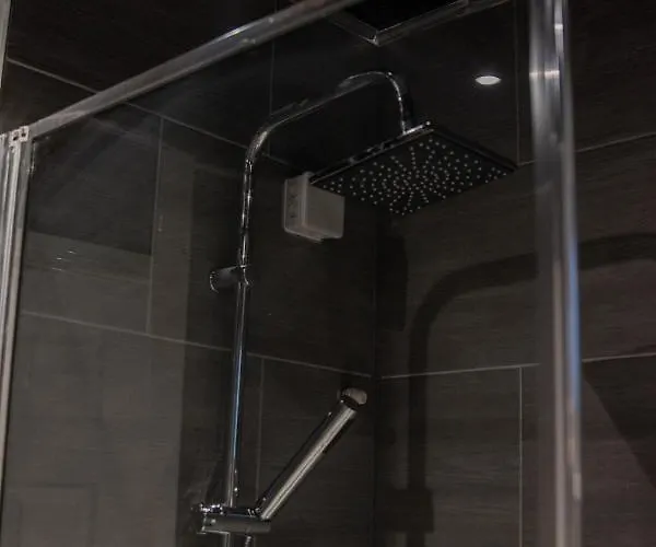 Bv Comfy Spacious 3 Bedroom House At Tatton Street