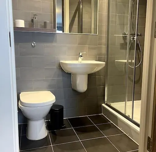 Lovely 2-bedroom With Balcony Apartman Manchester