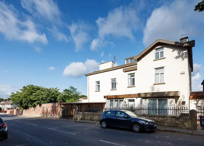 Feriehus Beautiful 'mayfield' With Private Pool!