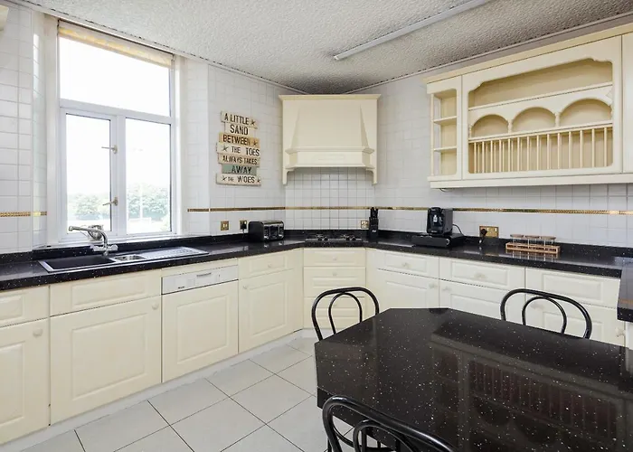 Beautiful 'mayfield' With Private Pool! Manchester