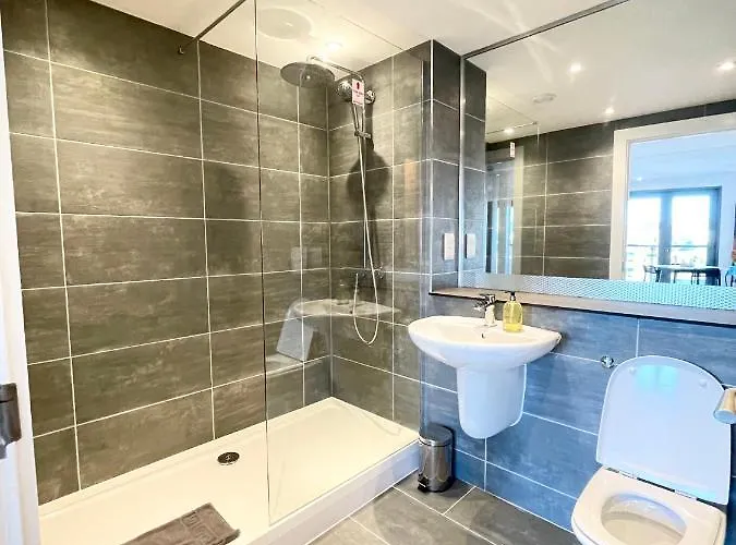 Centre, Floor Apartment, Two Balconies דירה *