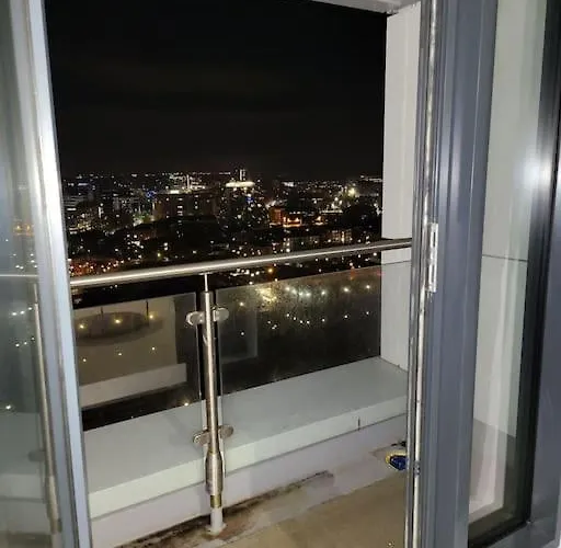 Beautiful 2 Bedroom Salford Quays Apartment *