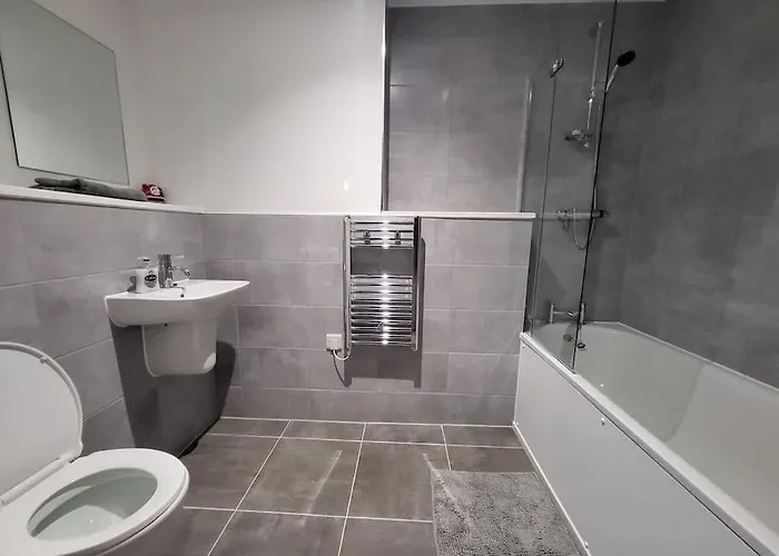 Beautiful 2 Bedroom Salford Quays Apartment