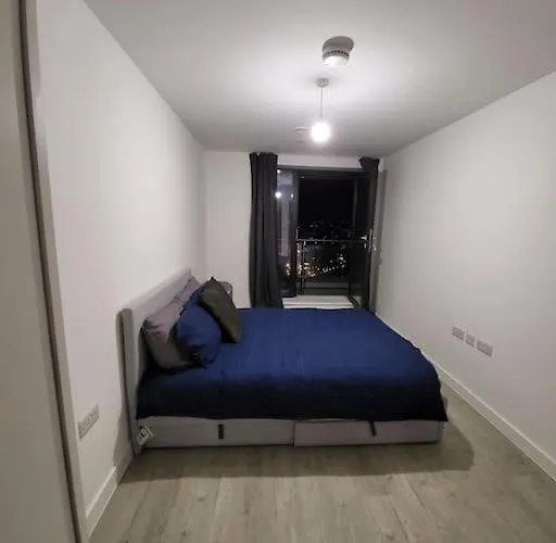 Beautiful 2 Bedroom Salford Quays