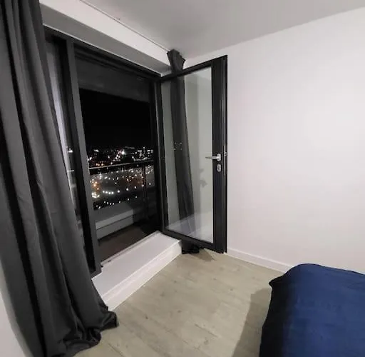 Beautiful 2 Bedroom Salford Quays Manchester