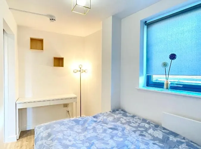 Centre, Floor Apartment, Two Balconies * מנצ'סטר