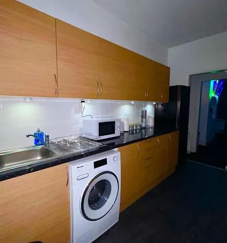 In Levenshulme, Apartament