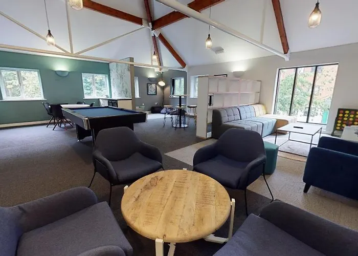 Comfy Ensuite Bedrooms At Gardens Near Centre Apartment