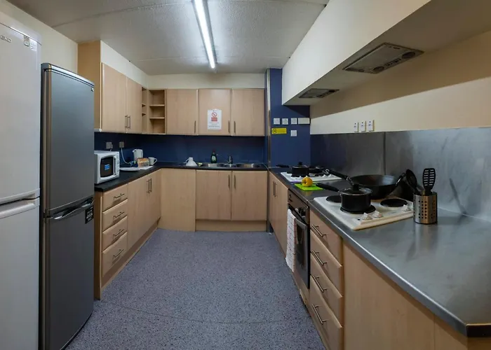 Ensuite Bedrooms With Shared Kitchen At Weston Hall In Apartmán