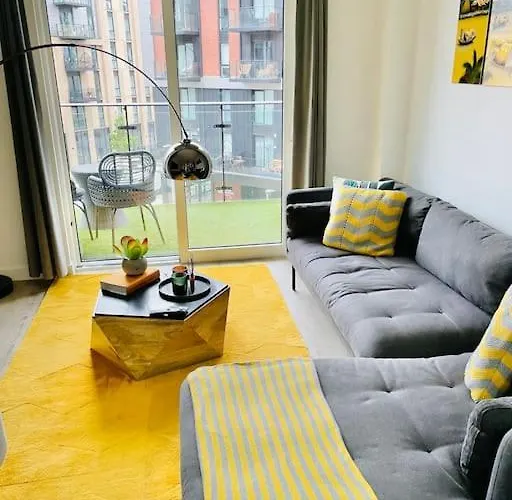 Apartment Eclectic Dwelling