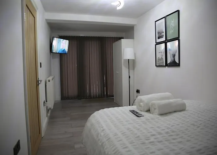 Rostron House مانشستر