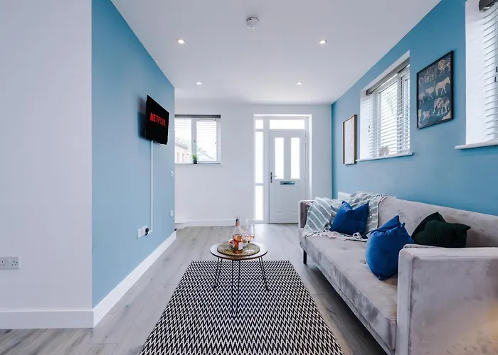 The Ecclesian - Upscale Near Trafford Centre & Eccles Train Station 맨체스터