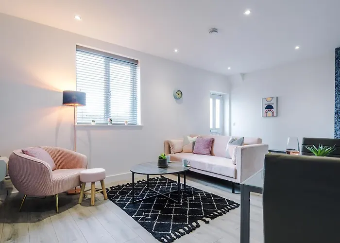 The Ecclesian - Upscale Near Trafford Centre & Eccles Train Station 아파트 맨체스터
