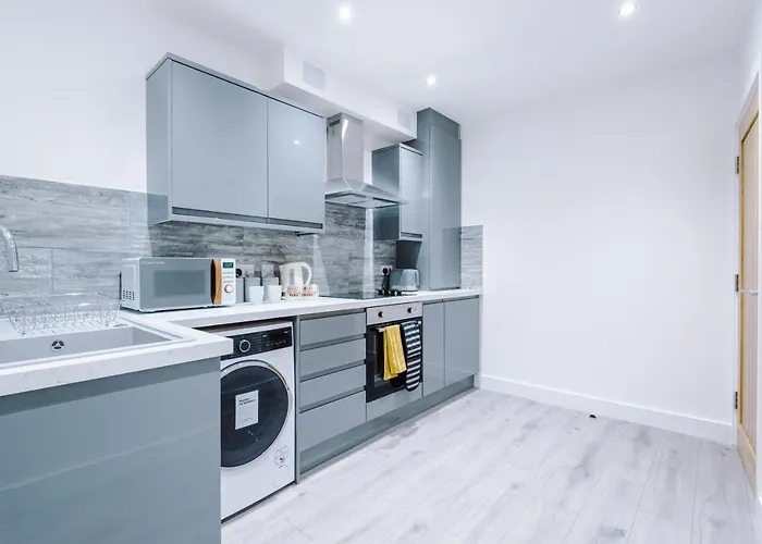 The Ecclesian - Upscale Near Trafford Centre & Eccles Train Station * 맨체스터