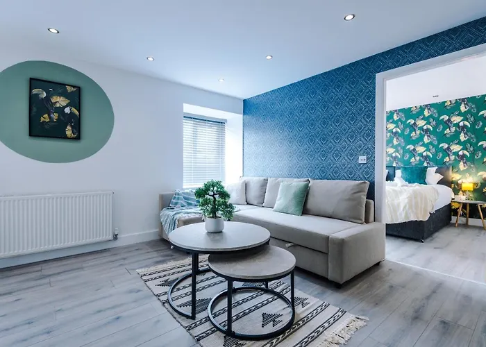 The Ecclesian - Upscale Near Trafford Centre & Eccles Train Station 아파트 맨체스터