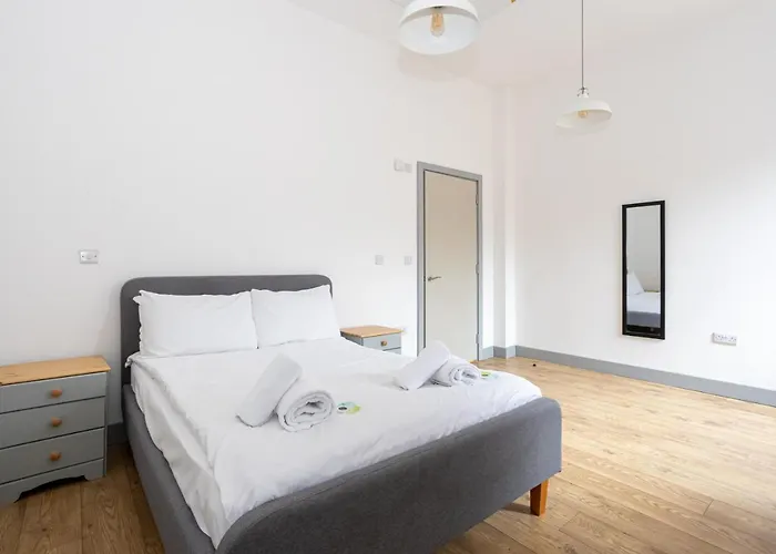 Pillo Serviced - Salford * Manchester