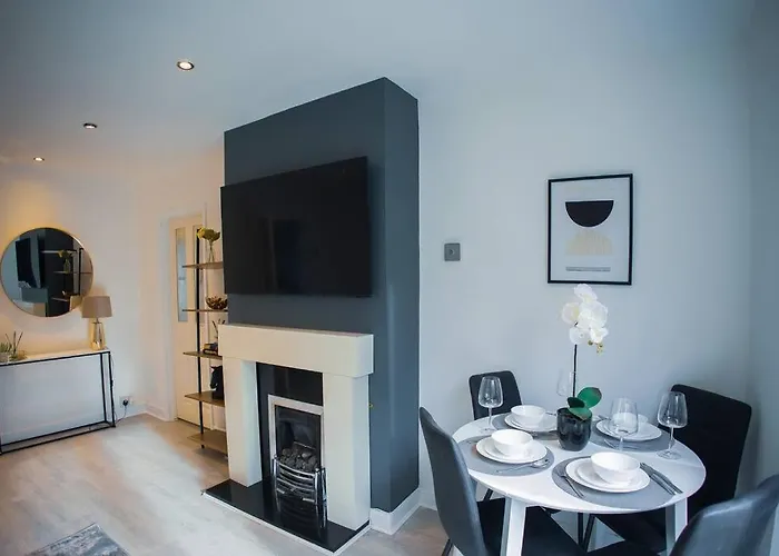 Isinmi - Close To Mcr *