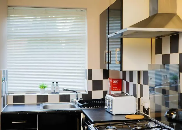 Isinmi - Close To Mcr 曼彻斯特