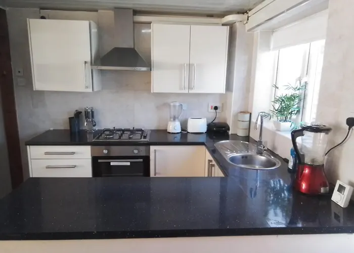 Ferienhaus Entire 2 Bedroom House - *