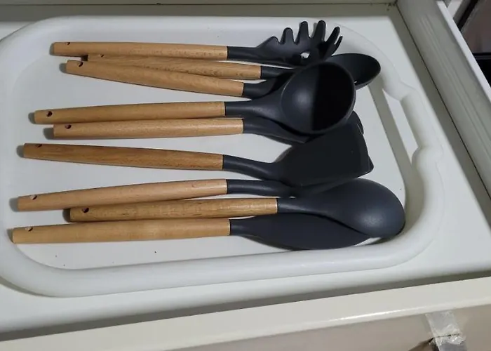 Entire 2 Bedroom House - Manchester