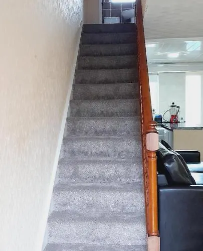 Entire 2 Bedroom House - Manchester