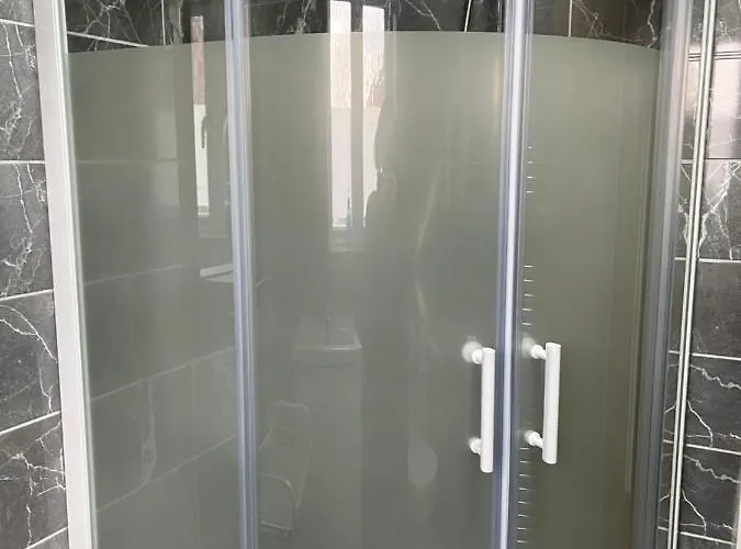 아파트 Entire House With Parking *