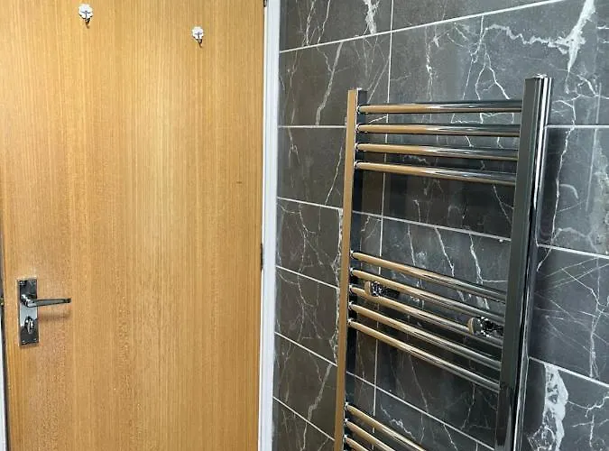 Apartamento Entire House With Parking Manchester