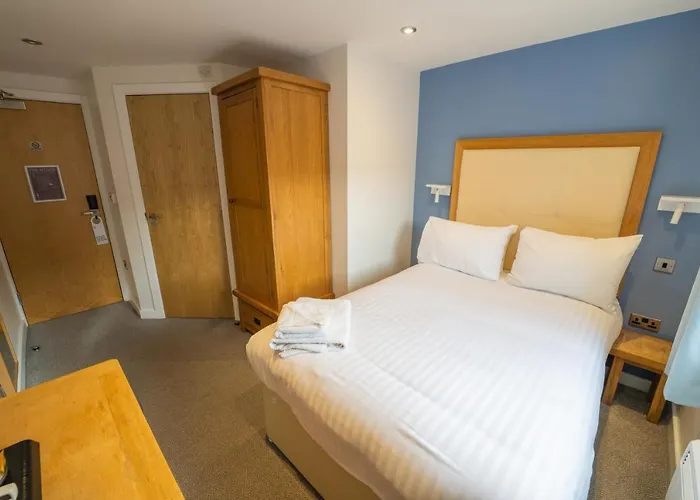 The Waterside And Leisure Club Hotel