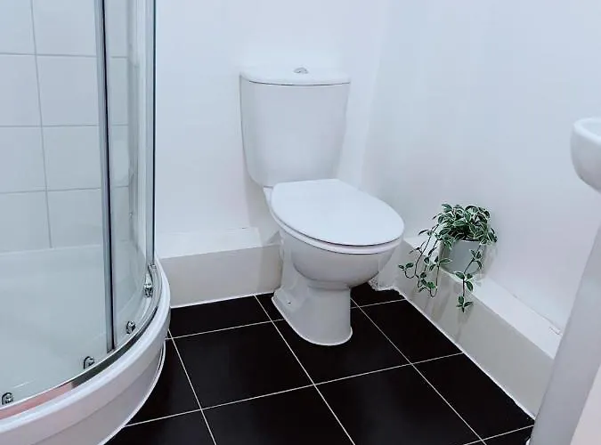 홈스테이 Modern Double Bedroom With Attached Bath