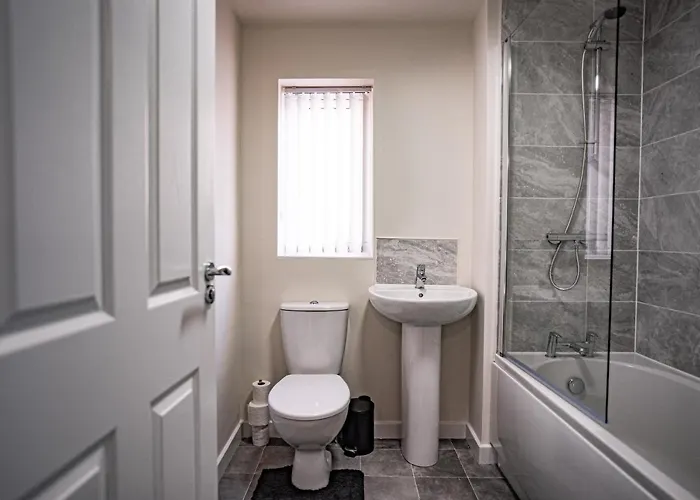 Stunning Canal View 2 Bedroom With Free Parking Apartman