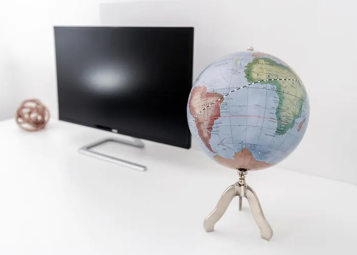 4 Bedroom, 3 Bathroom Walking Distance To Centre Tatil Evi