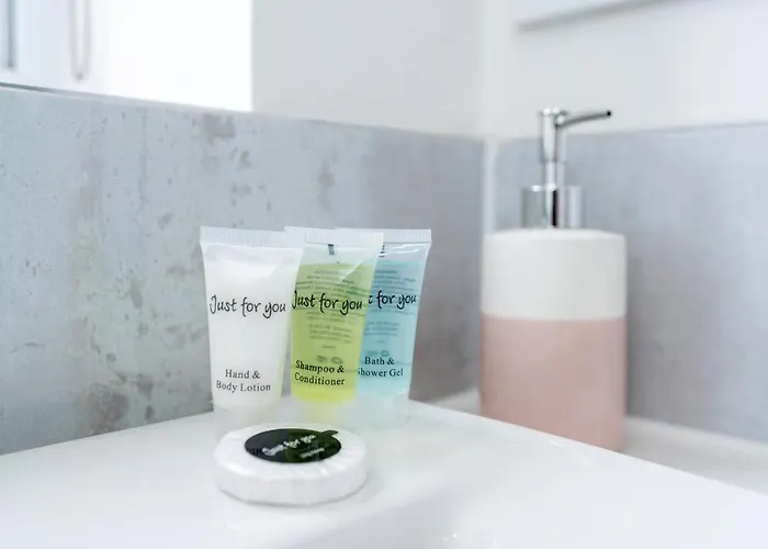 4 Bedroom, 3 Bathroom Walking Distance To Centre Tatil Evi *